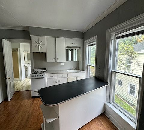 2nd image of 227 Douglas Ave APT 2