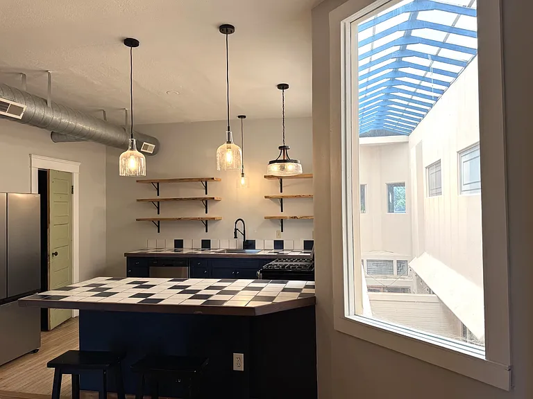 136 Territorial Rd #5 — Photo 4
