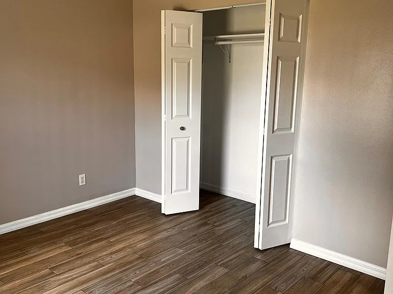 1456 25th Ct SW — Photo 8