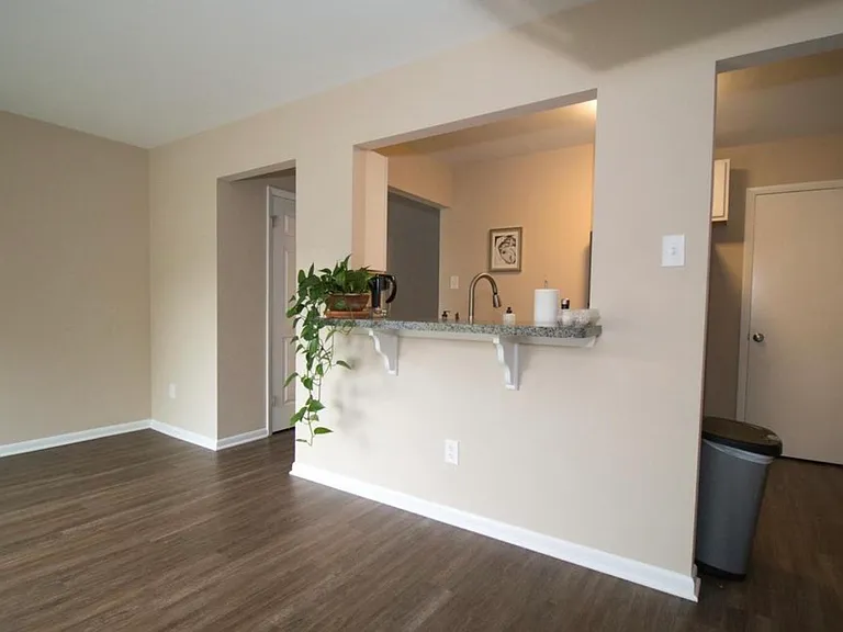 123 N Station St — Photo 5