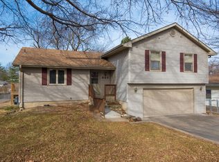 937 SW Kent Pl, Topeka, KS 66606