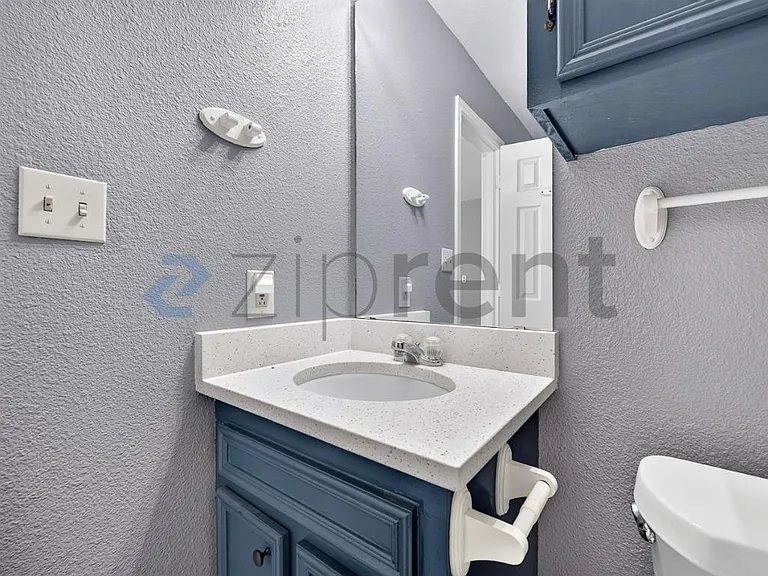 940 Chase St — Photo 20