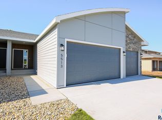 5513 W Liberator Cir, Sioux Falls, SD 57107
