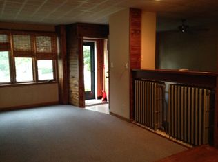 1821 E Saint Francis Ave, St Francis, WI 53235