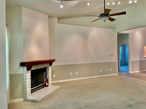 5th image of 212 Firestone Dr