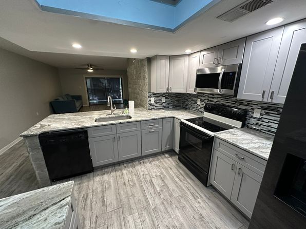 2683 Sabal Springs Cir APT 204