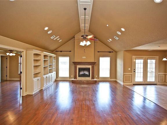 2nd image of 2605 SW Joshua Ave