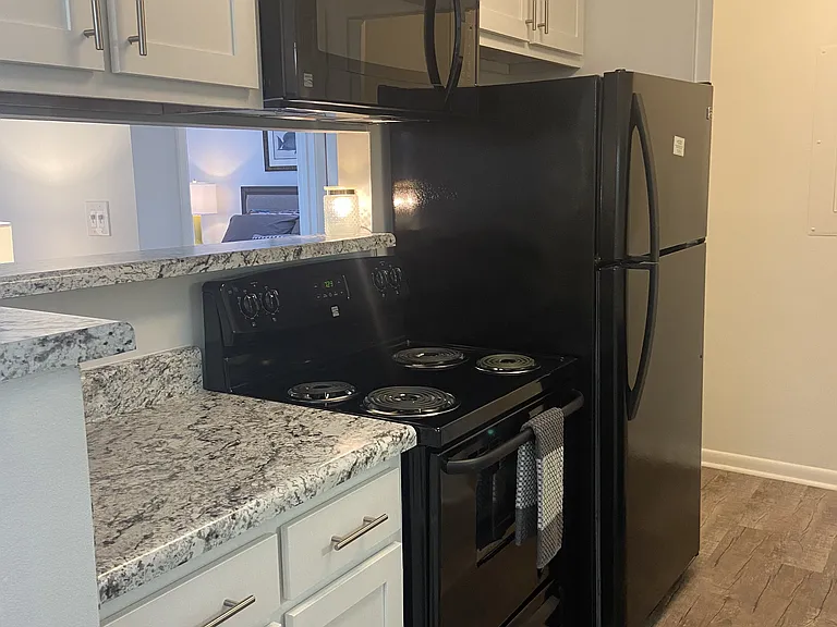 Haywood Pointe Apartments — Photo 16