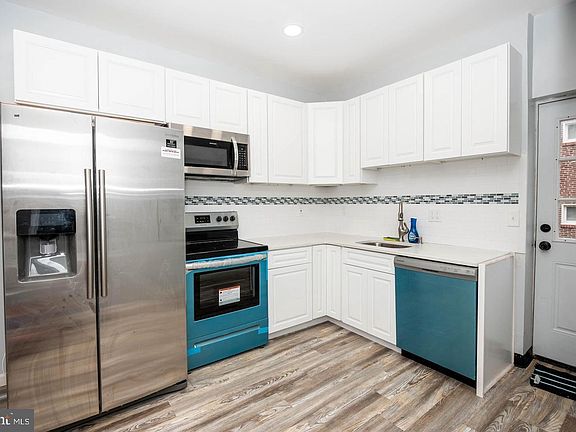 2nd image of 13 W 27th St