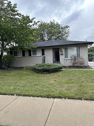 15826 Alsip St Photo 1