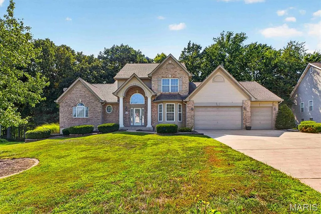 3 bed, $2,795 — Photo 3