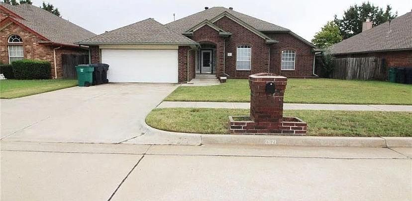1st image of 2921 SW 124th Ct