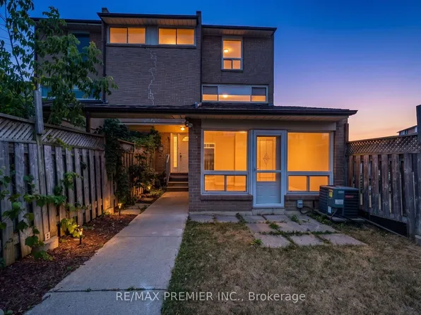 248 John Garland Blvd #82, Toronto, ON M9V 1N8