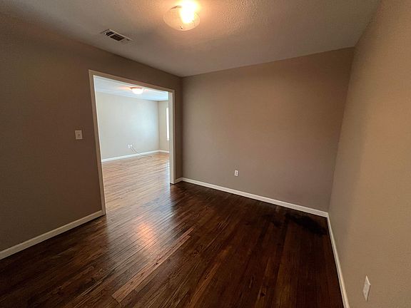 5th image of 515 Melba Ave