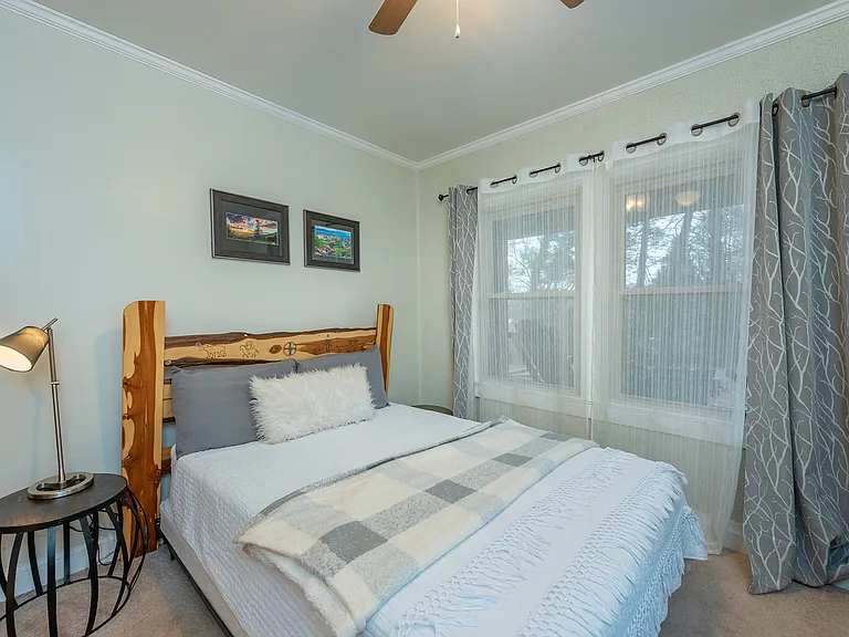 35 Wolfe Park Cir — Photo 13