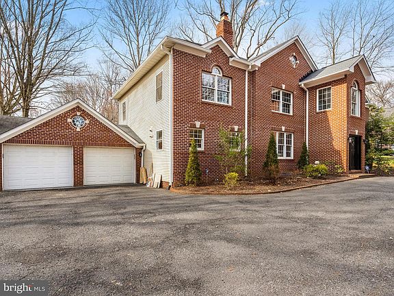 4th image of 3054 Cedar Ln