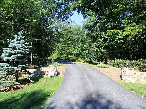 2nd image of 122 Salmons Hollow Rd