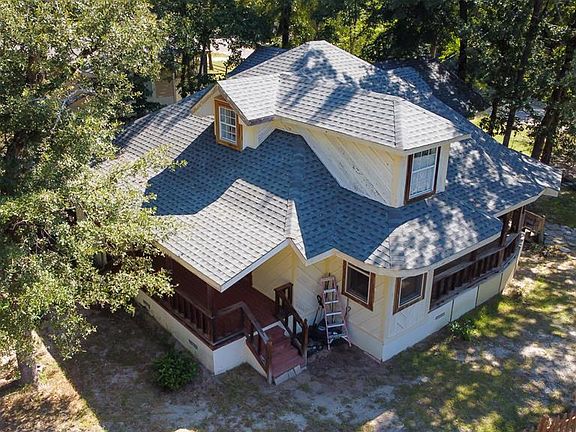 2nd image of 361 N Lake Dr