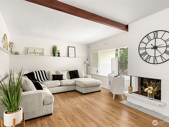3rd image of 313 Hemlock Park Lane