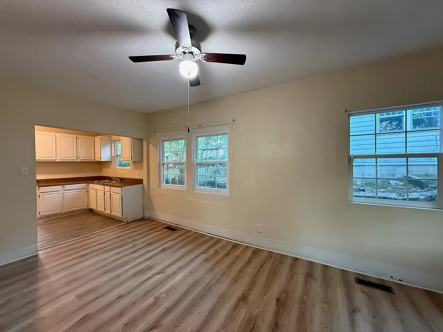 2 bed, 900 sqft, $840 — Photo 3
