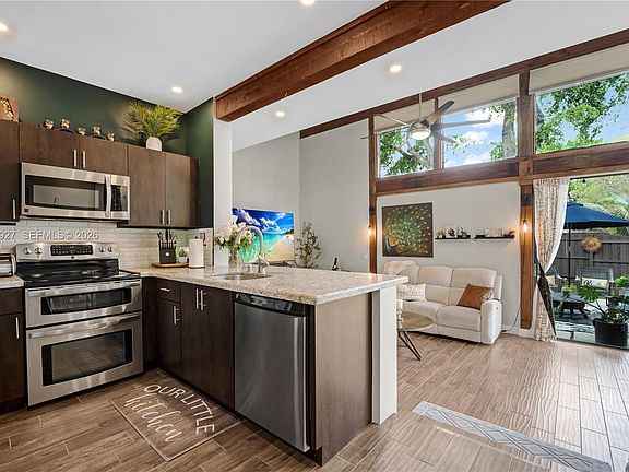 5th image of 10101 Woodbury Ct