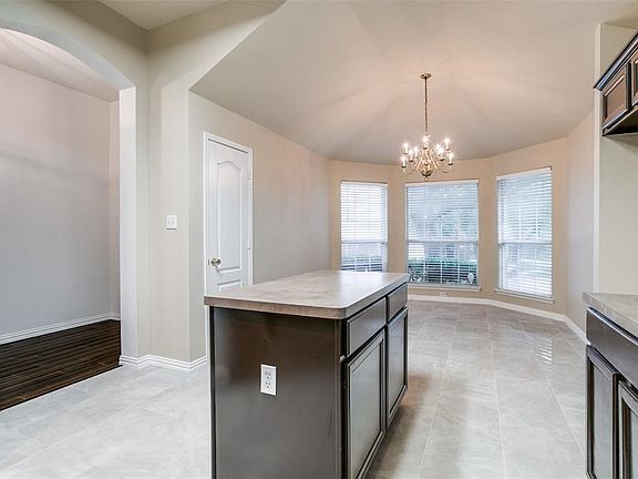 3rd image of 407 Paint Rock Ct