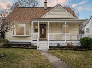 1018 Coolidge Ave, Clawson, MI 48017