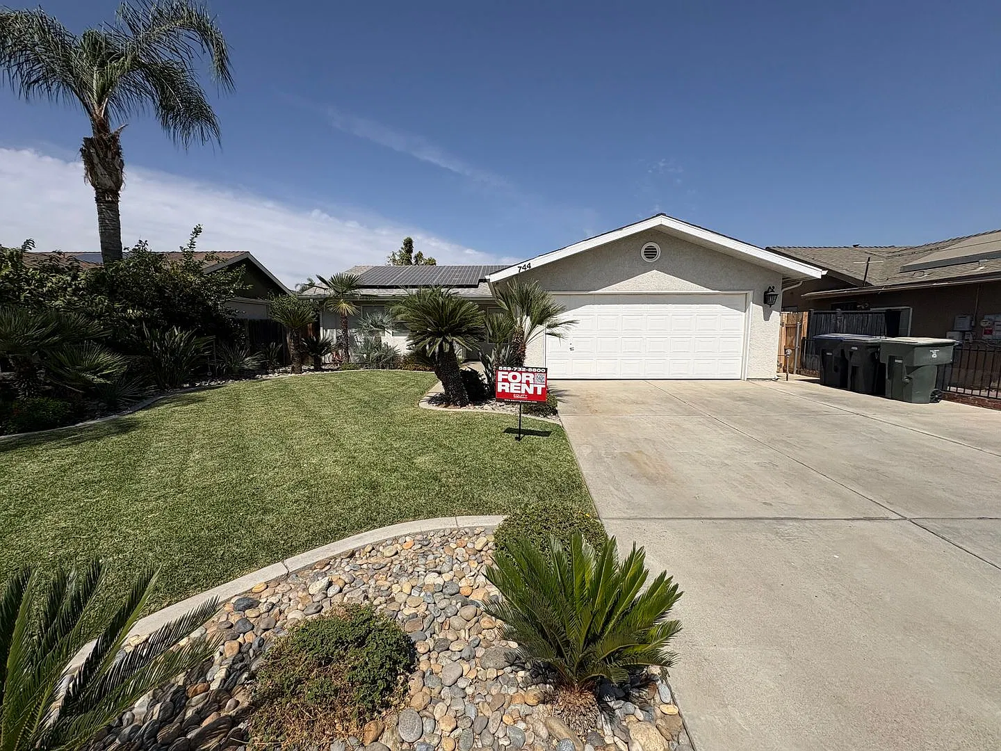 NW Visalia Home Near Shopping Center Rent Ready! — Photo 1