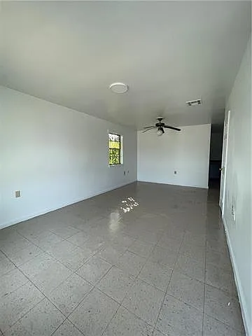 3 bed, 1.5 bath, 1098 sqft, $1,500 — Photo 3