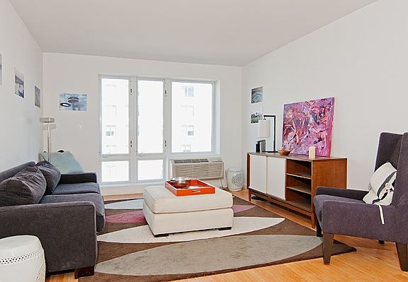 4th image of 112-02 Northern Blvd #3C