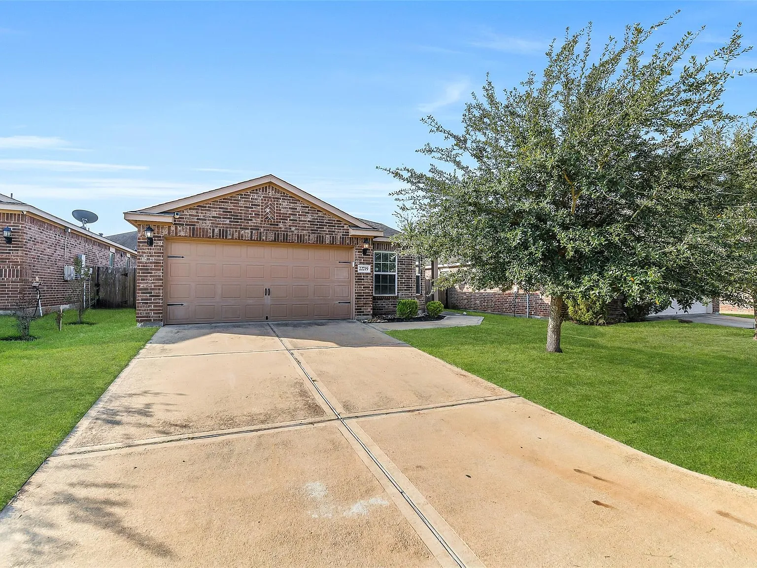 4 bed, 2.0 bath, 1889 sqft, $2,150 — Photo 1