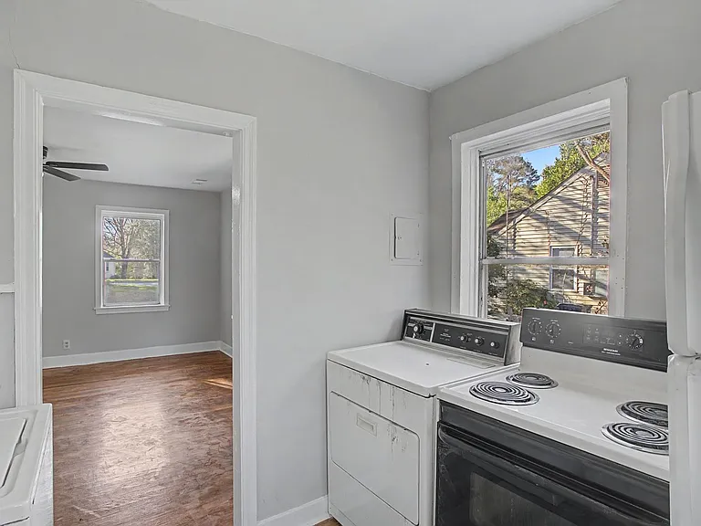 155 Short St — Photo 12