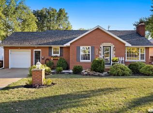 210 E Crestwood St, Morton, IL