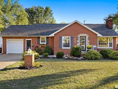 210 E Crestwood St, Morton, IL, 61550