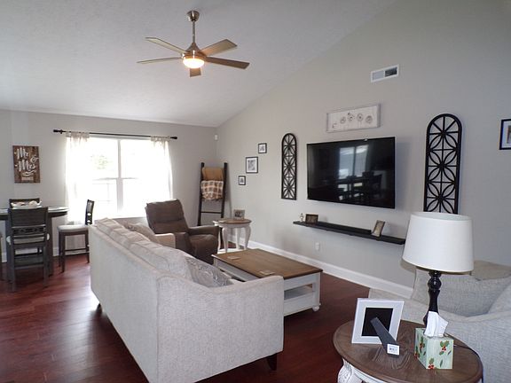 3rd image of 5890 Glen Haven Blvd