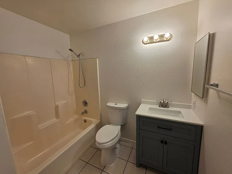27121 Meridian St — Photo 13