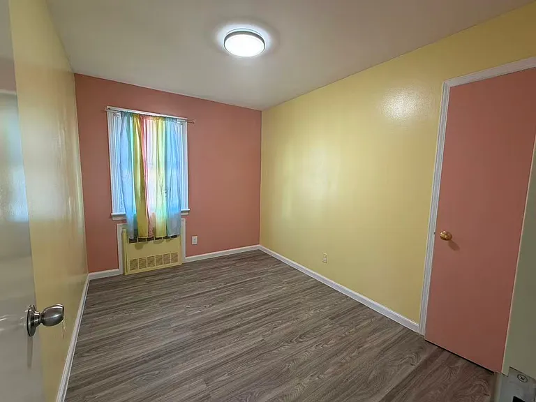 660 Targee St — Photo 6