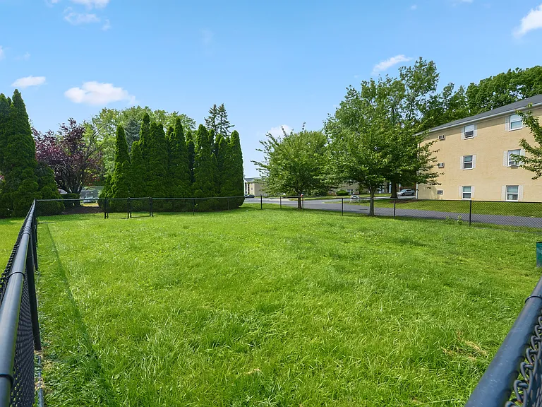 Lehigh Square — Photo 25