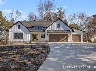 2160 Engleside Dr SE, Grand Rapids, MI