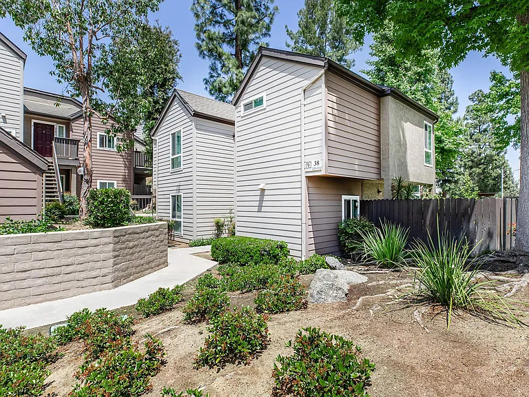 Canyon Crest Views — Photo 18