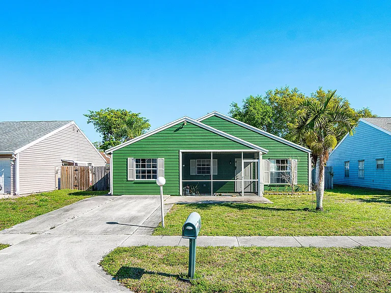 7883 Blackwood Ln — Photo 1