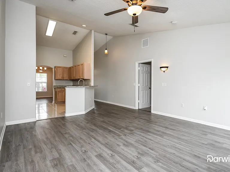 1847 Superior Ct — Photo 5