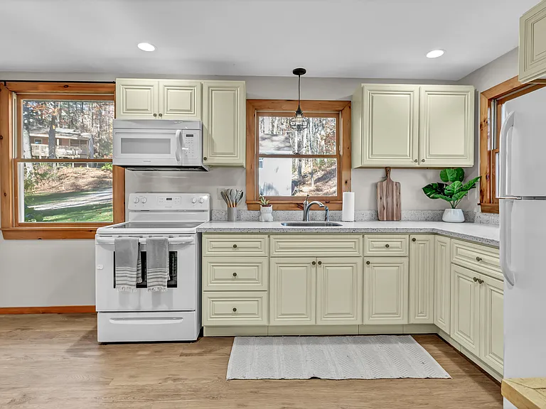 12 Park Road Ext — Photo 8