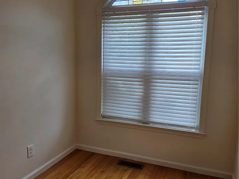 325 Oxford Pl #325 — Photo 3