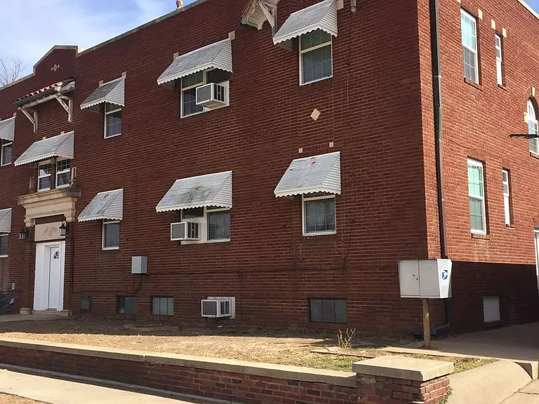 1201 E Broadway Ave #K — Photo 1