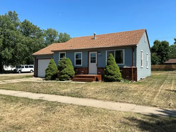 1123 E 7th St, Grand Island, NE 68801