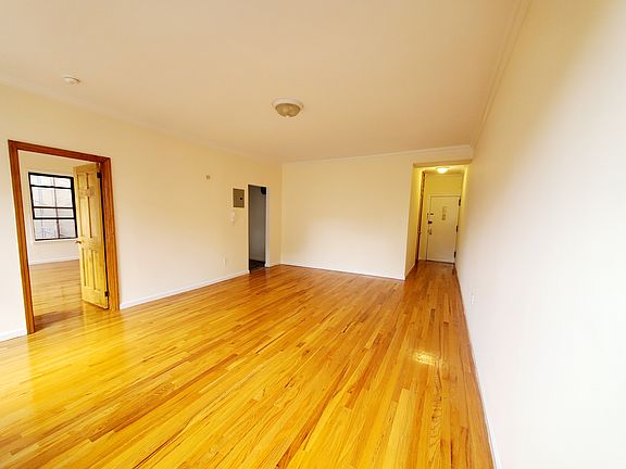 2nd image of 22 W 77th St APT 5