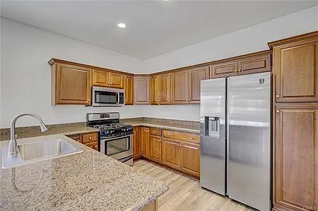 1581 Tustin Ave — Photo 9