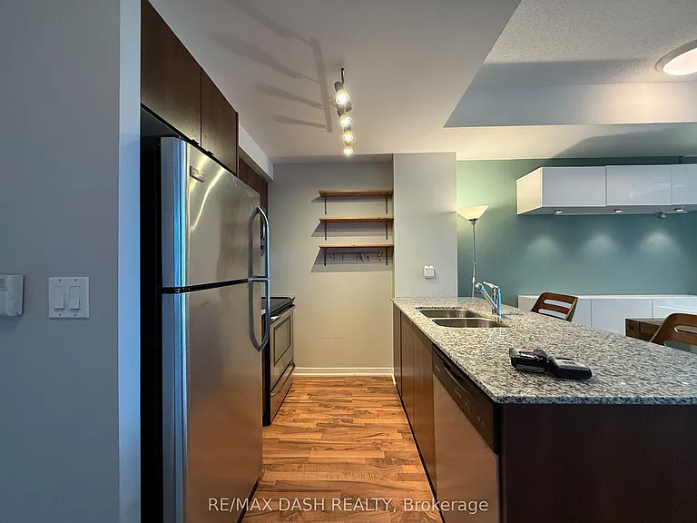 55 E Liberty St #918 — Photo 5