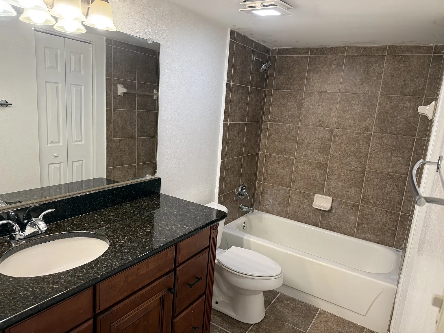 180 Waterfall Way — Photo 4